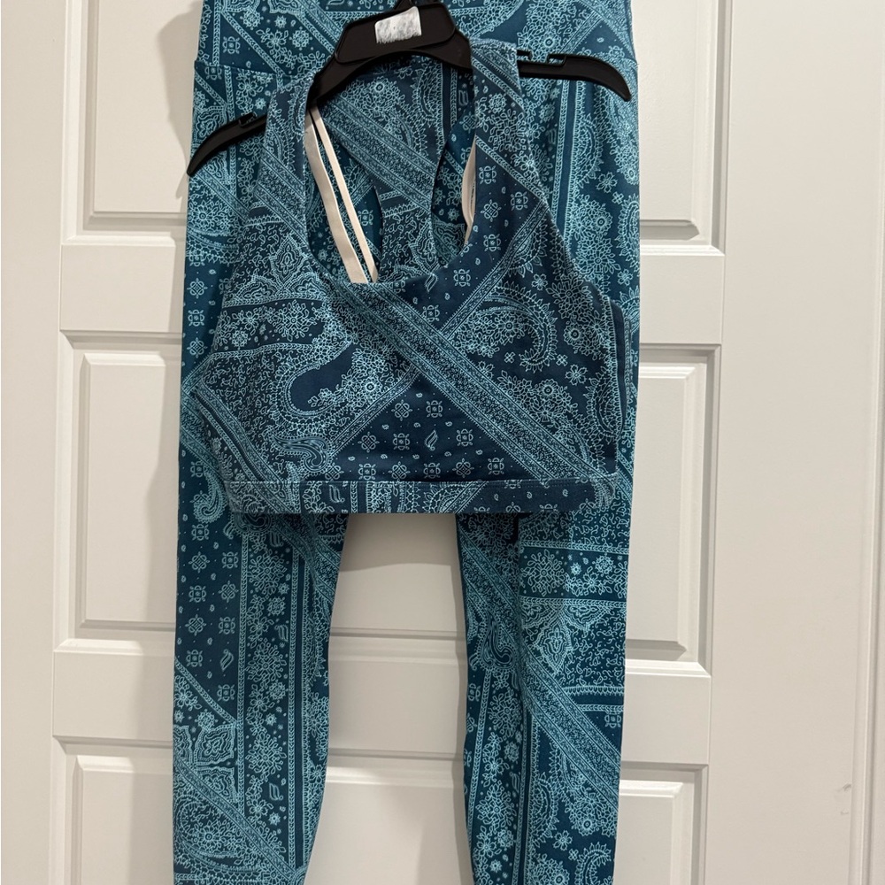 Fabletics Bandana Print Set
